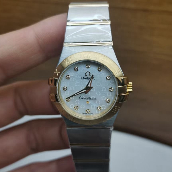 オメガ時計背面デザイン